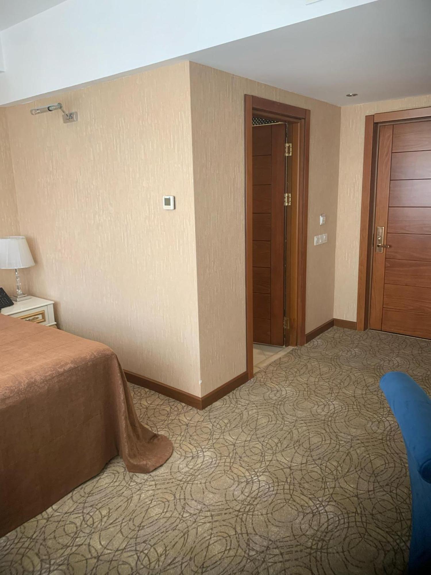 Khazri Hotel Shafran Bagian luar foto